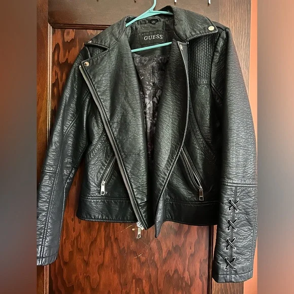 Guess Fitted Leather Jacket with Yellow Gold Details 🖤 Size XL - Picture 6 of 7